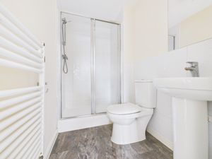 Ensuite- click for photo gallery